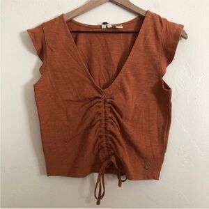 Roxy front cinch crop top